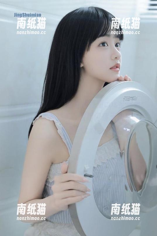 Jang Joo(장주)的红裙高清cos全纪录：当美丽与创意交汇，瞬间闪耀无法复制的光芒！.txt